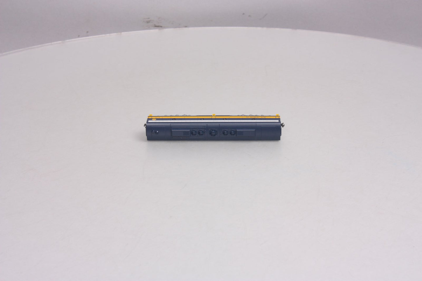 Kato 176-5322 N Scale ALASKA RR EMD E8B B Unit #P-30 (Powered)