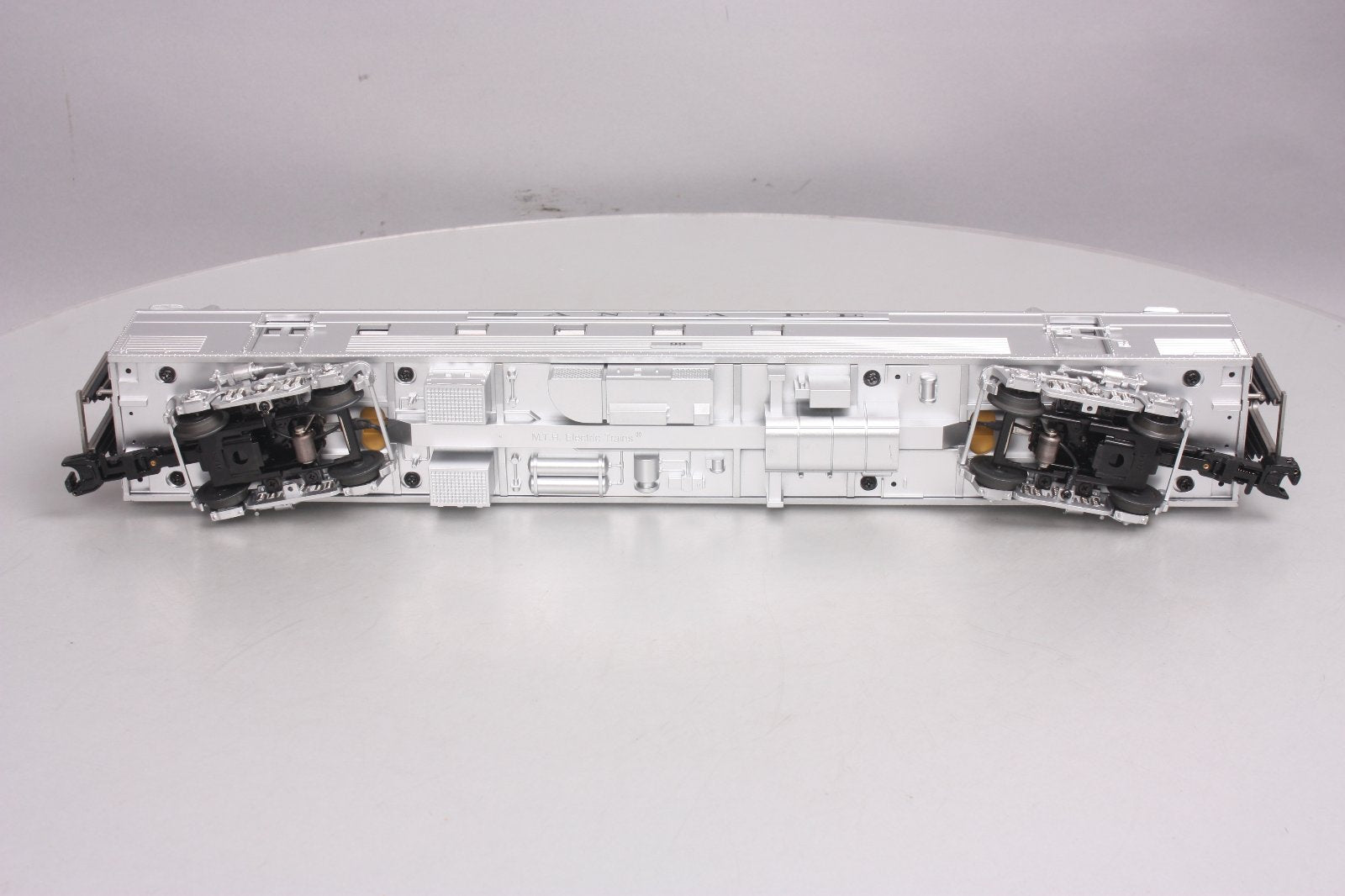 MTH 20-68115 Santa Fe 70' ABS RPO Passenger Car (Ribbed)