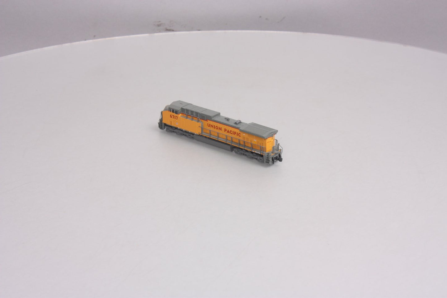 Kato 176-7037-1 N Union Pacific GE AC4400CW Diesel Locomotive #6717 with DCC