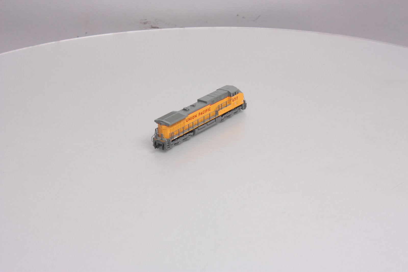 Kato 176-7037-1 N Union Pacific GE AC4400CW Diesel Locomotive #6717 with DCC