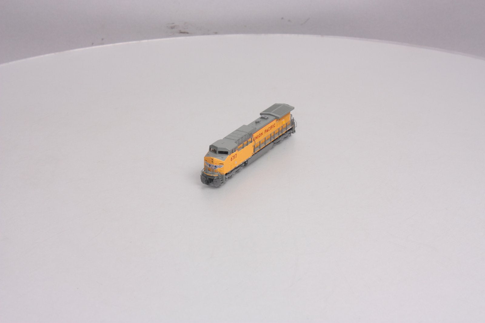 Kato 176-7037-1 N Union Pacific GE AC4400CW Diesel Locomotive #6717 with DCC
