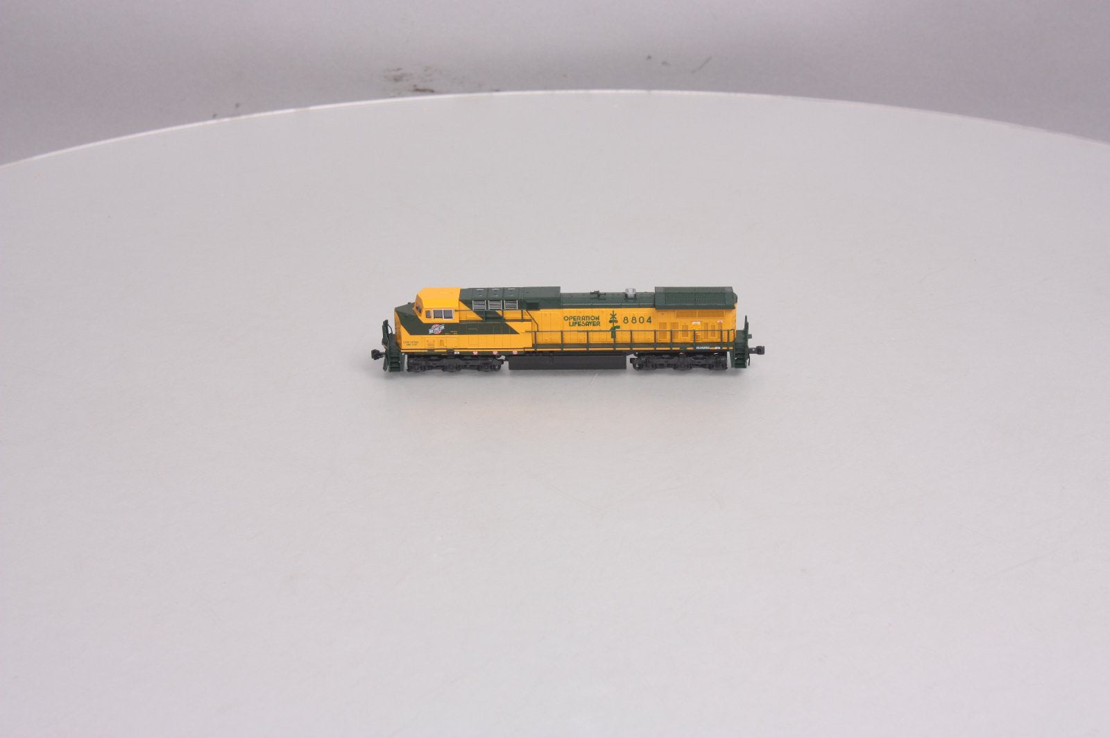 Kato 176-7035-1 N Chicago & North Western GE AC4400CW Diesel Loco DCC #8804