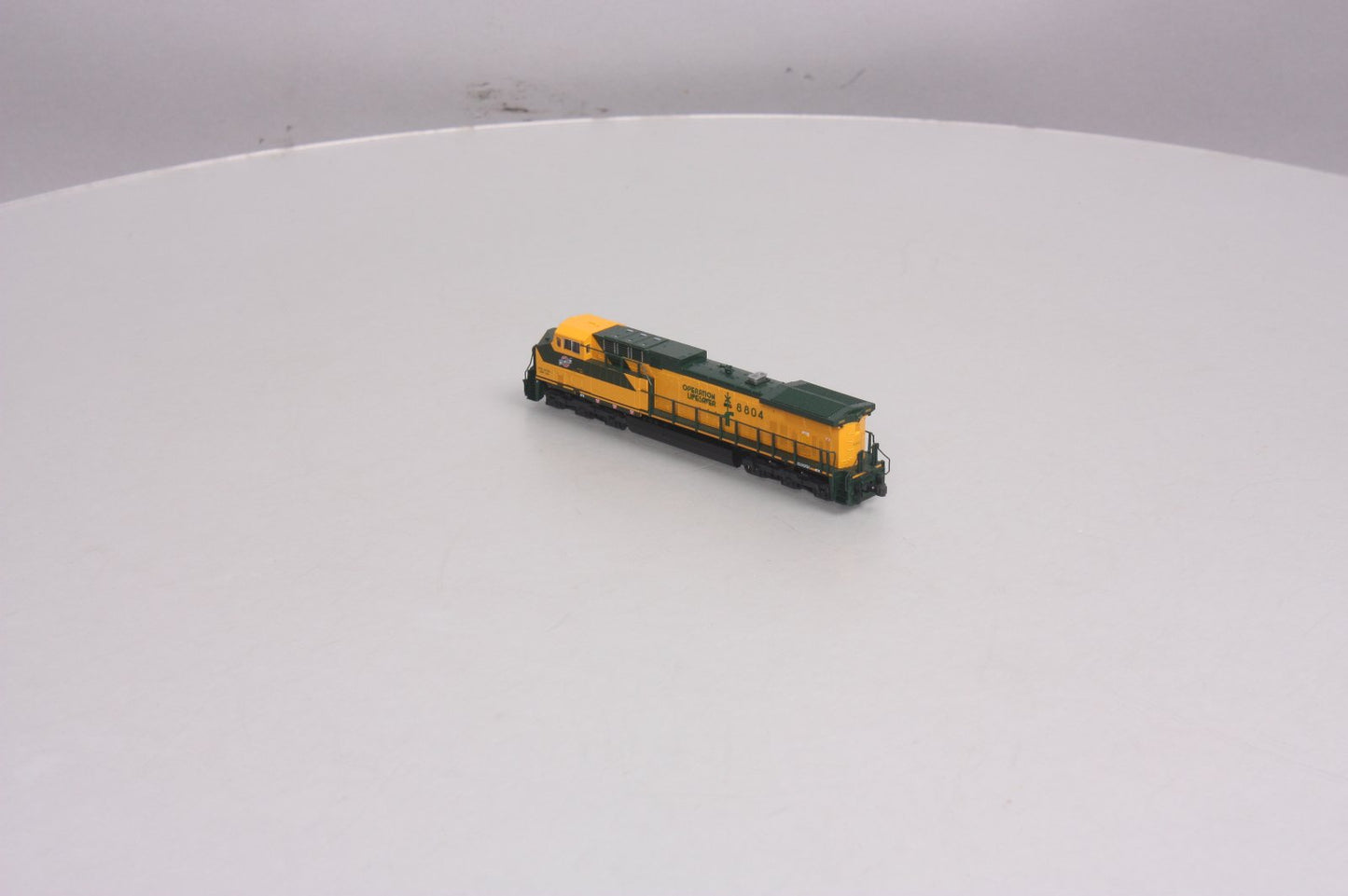 Kato 176-7035-1 N Chicago & North Western GE AC4400CW Diesel Loco DCC #8804