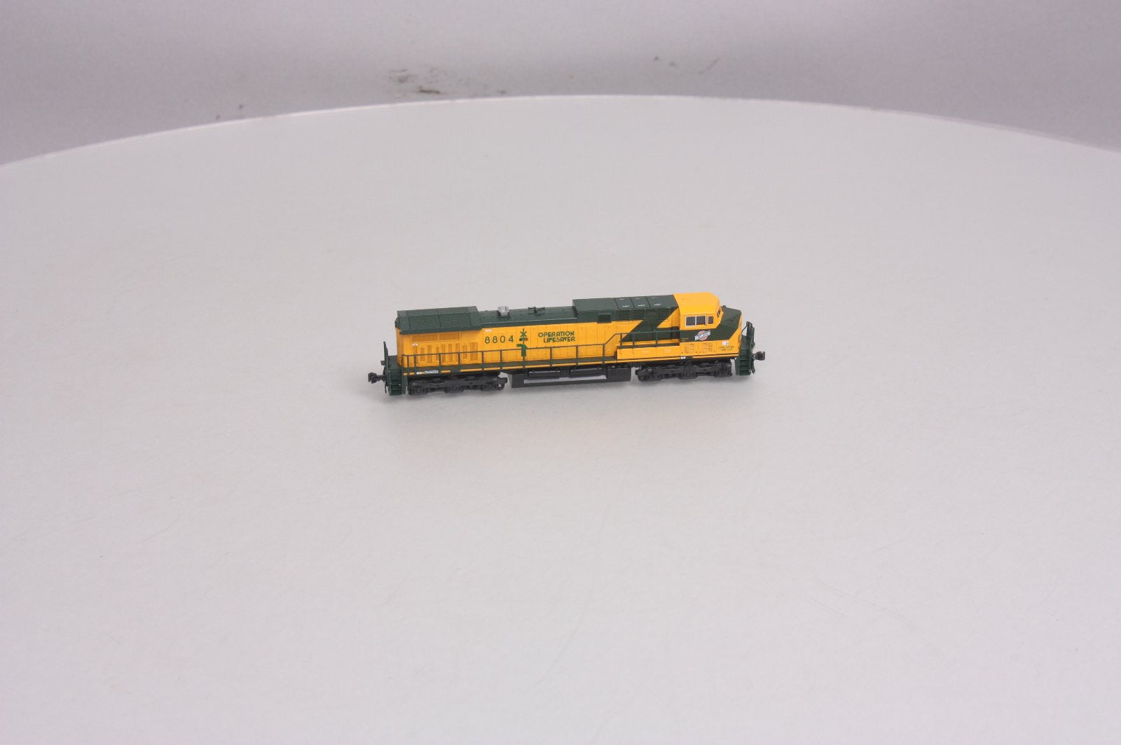 Kato 176-7035-1 N Chicago & North Western GE AC4400CW Diesel Loco DCC #8804