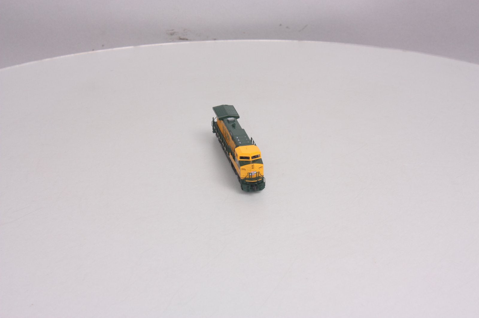 Kato 176-7035-1 N Chicago & North Western GE AC4400CW Diesel Loco DCC #8804