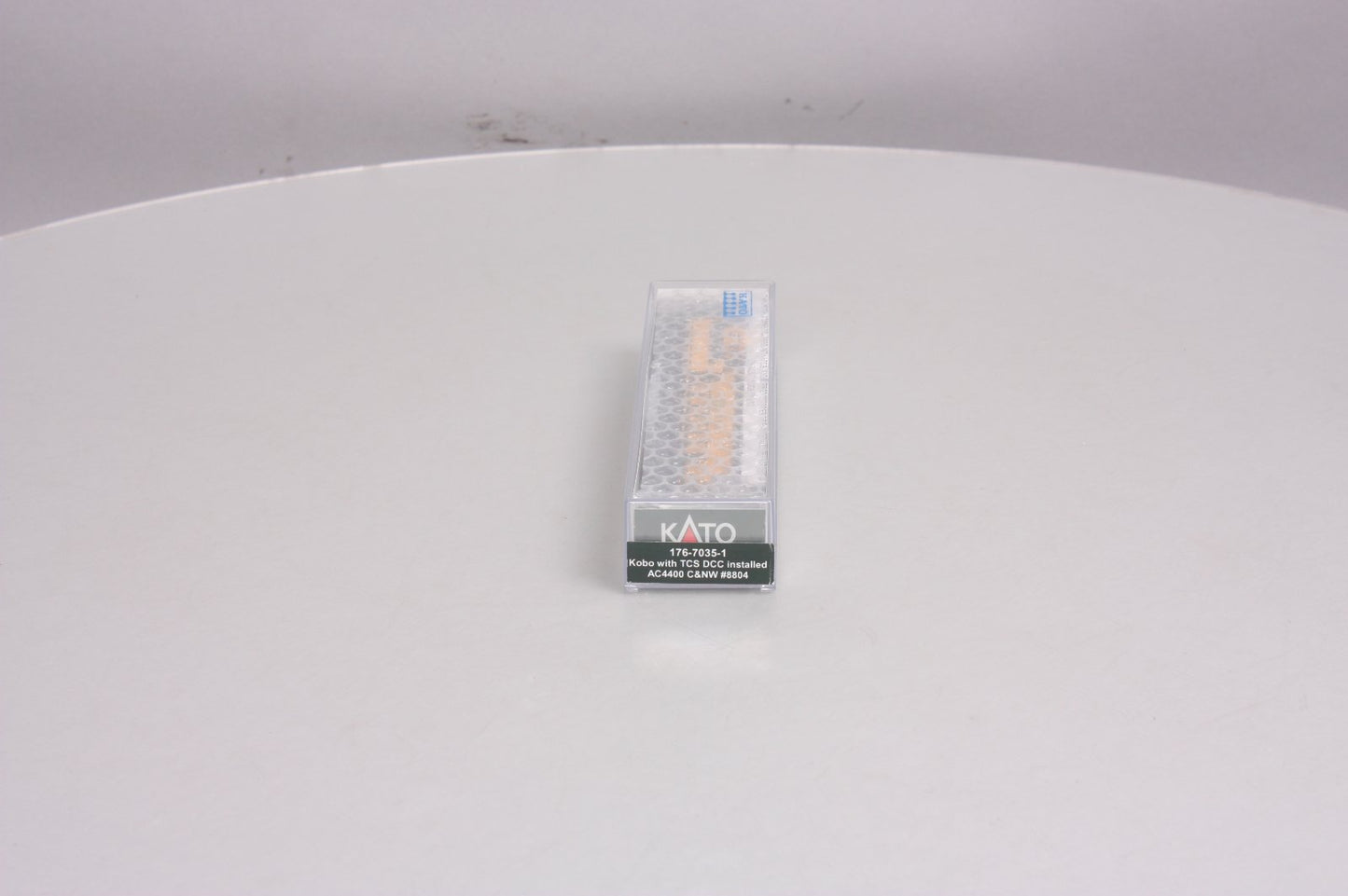 Kato 176-7035-1 N Chicago & North Western GE AC4400CW Diesel Loco DCC #8804