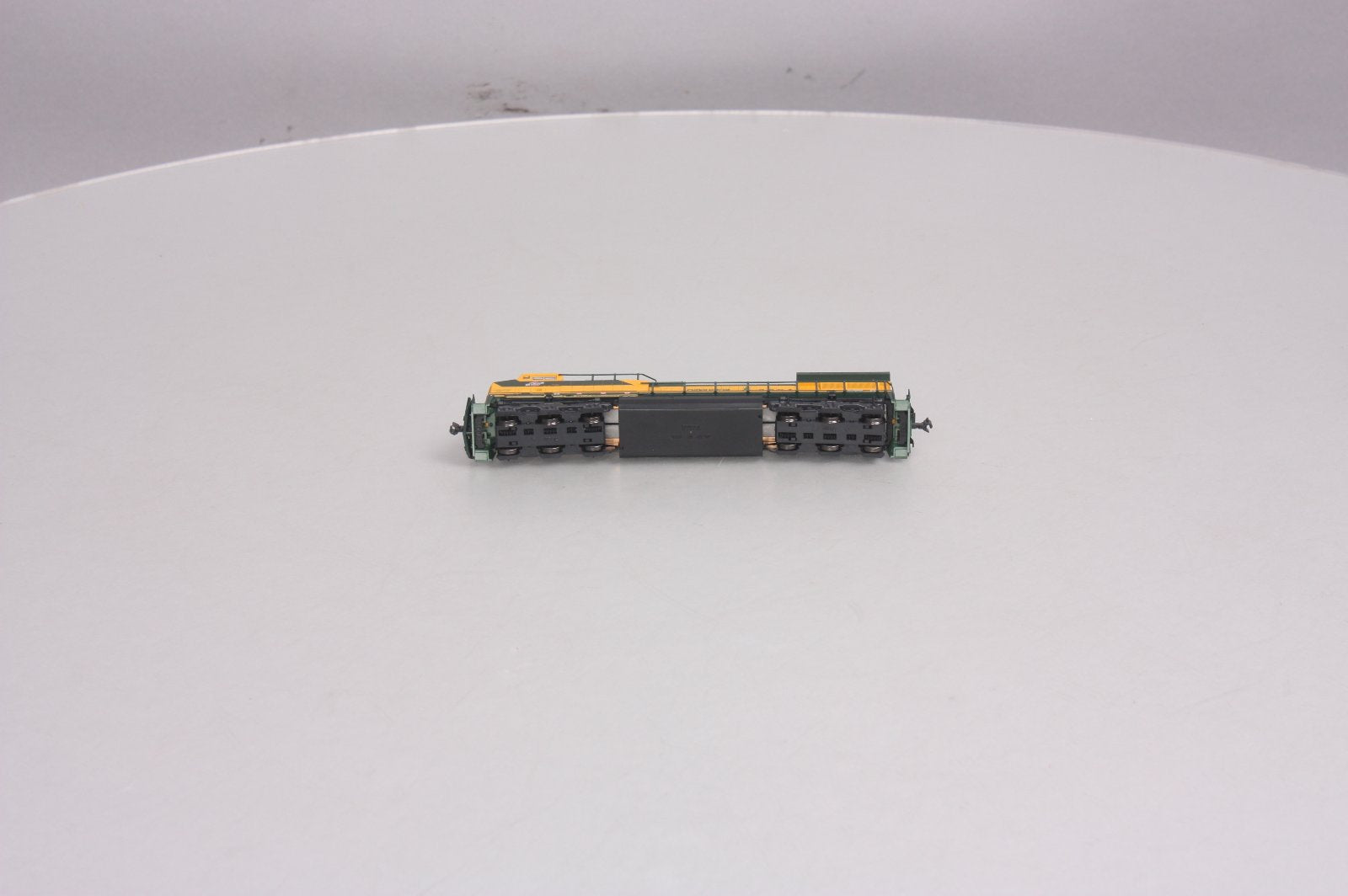 Kato 176-7035-1 N Chicago & North Western GE AC4400CW Diesel Loco DCC #8804