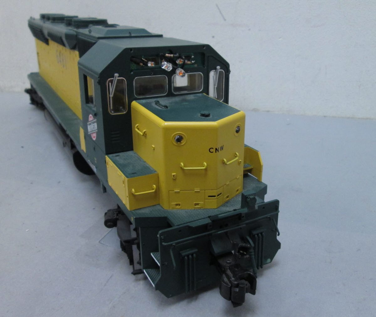 Aristo-Craft 22408 C&NW SD45 Diesel Locomotive