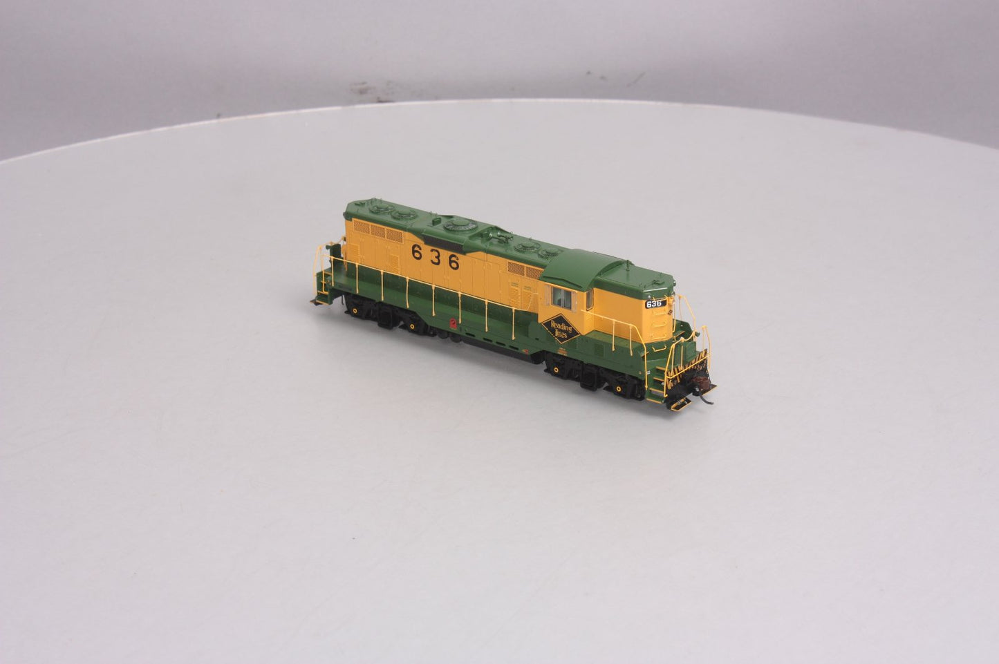Athearn G62534 HO Reading EMD GP7 #636