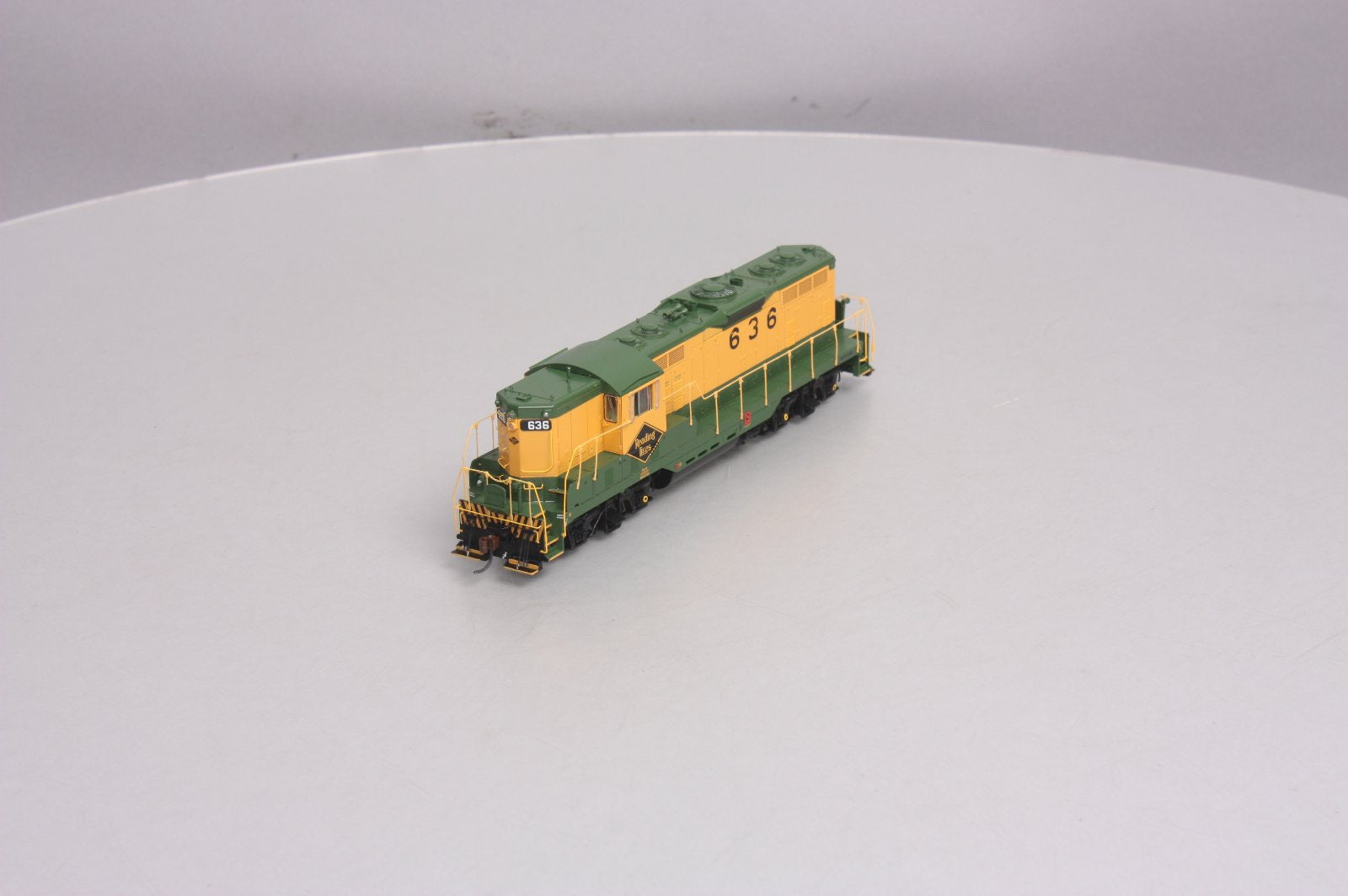 Athearn G62534 HO Reading EMD GP7 #636