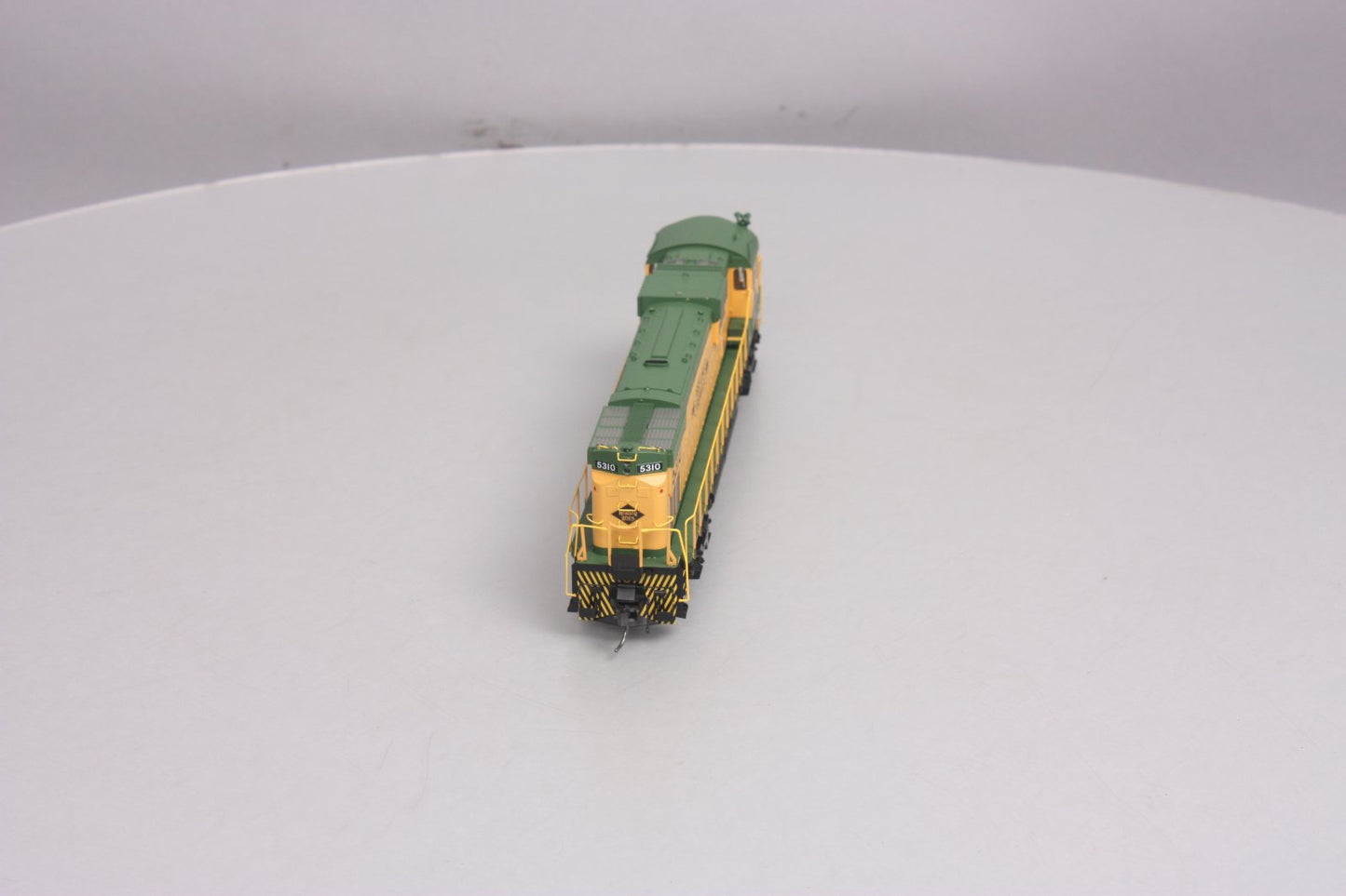 Bowser 23392 HO Scale Reading Alco C-630 Diesel Locomotive #5310