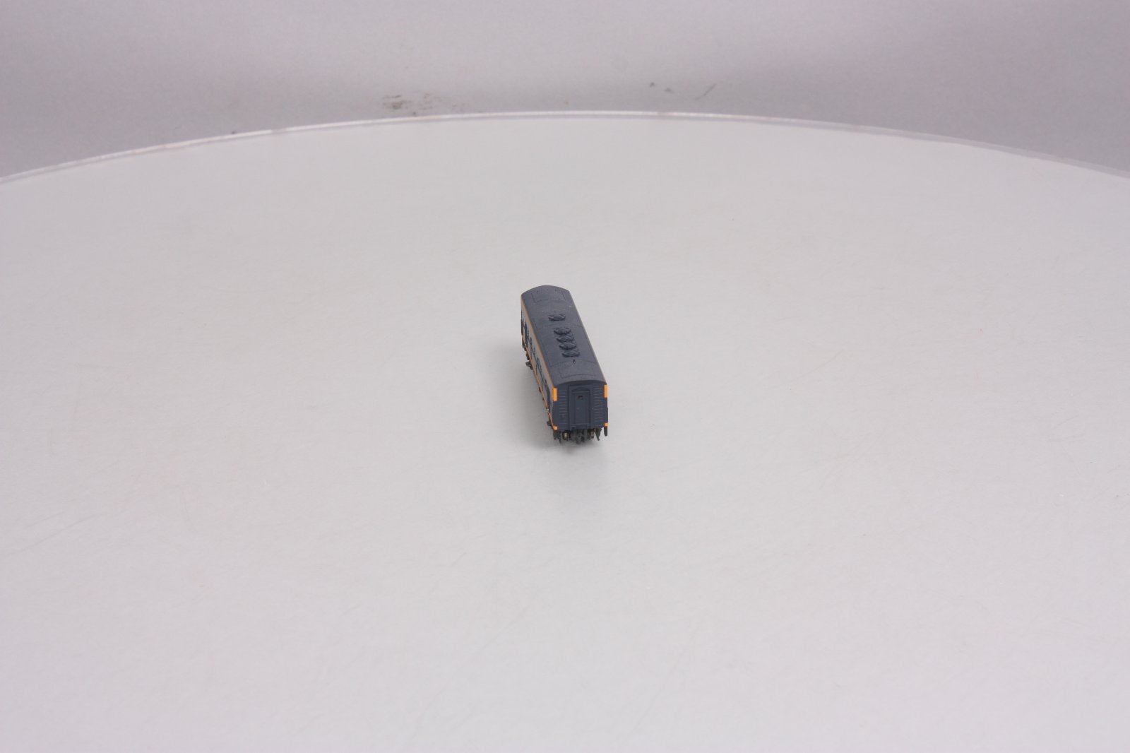 Kato 176-2214 N Scale Atchison, Topeka & Santa Fe EMD F7B Diesel Locomotive