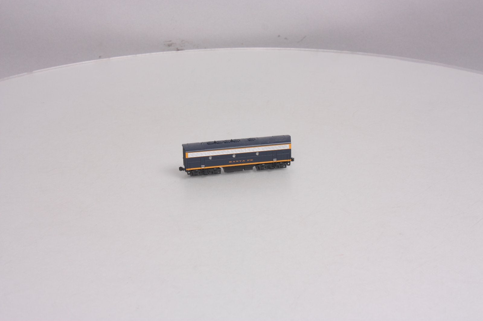 Kato 176-2214 N Scale Atchison, Topeka & Santa Fe EMD F7B Diesel Locomotive