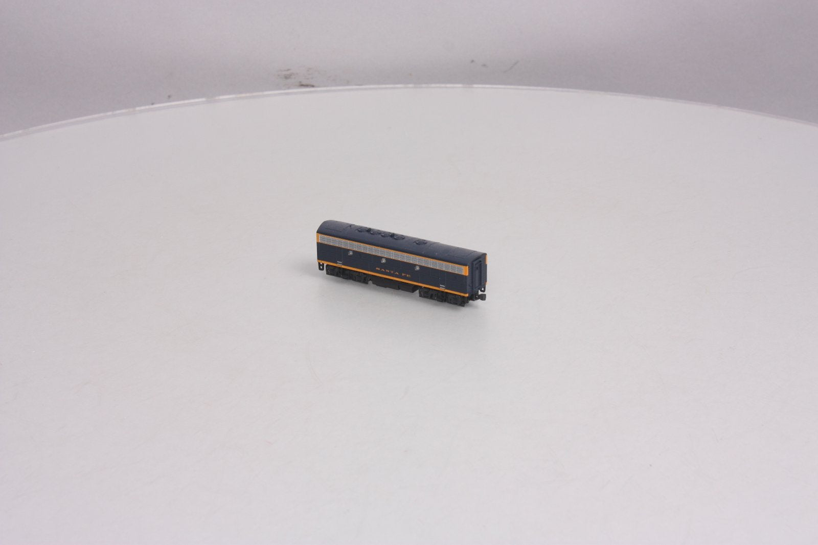 Kato 176-2214 N Scale Atchison, Topeka & Santa Fe EMD F7B Diesel Locomotive