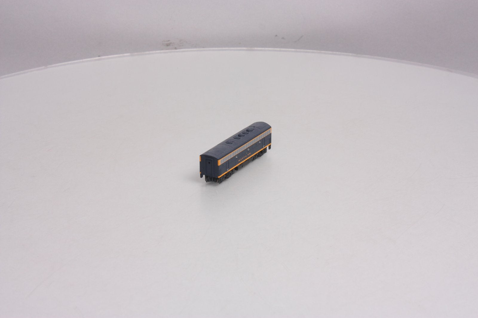 Kato 176-2214 N Scale Atchison, Topeka & Santa Fe EMD F7B Diesel Locomotive
