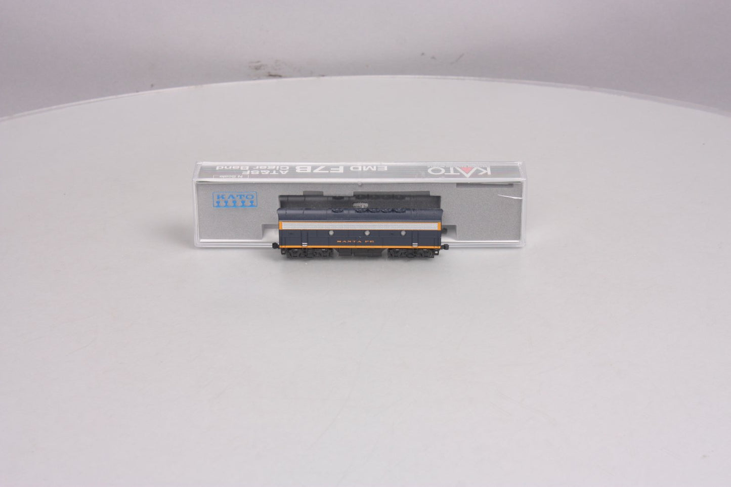 Kato 176-2214 N Scale Atchison, Topeka & Santa Fe EMD F7B Diesel Locomotive