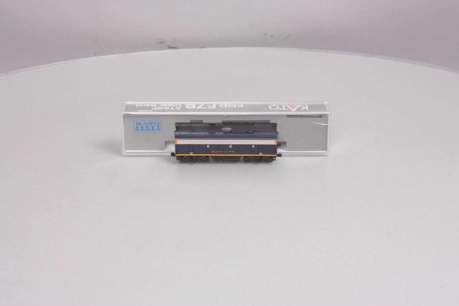 Kato 176-2214 N Scale Atchison, Topeka & Santa Fe EMD F7B Diesel Locomotive