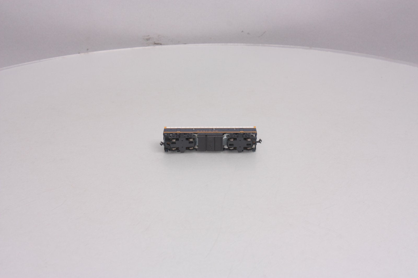 Kato 176-2214 N Scale Atchison, Topeka & Santa Fe EMD F7B Diesel Locomotive