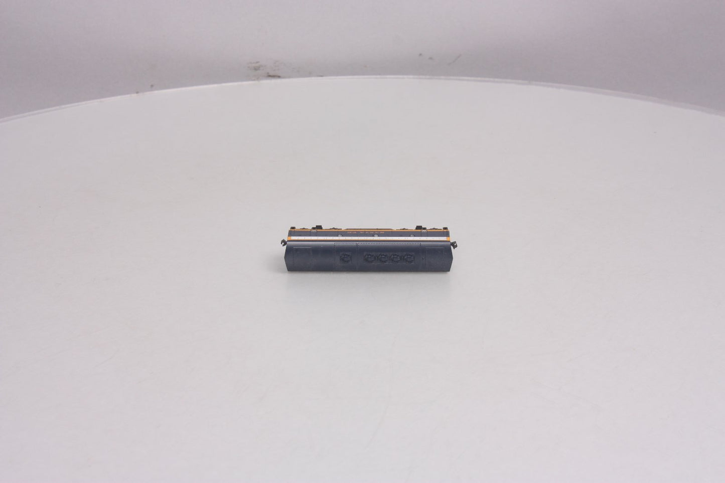 Kato 176-2214 N Scale Atchison, Topeka & Santa Fe EMD F7B Diesel Locomotive
