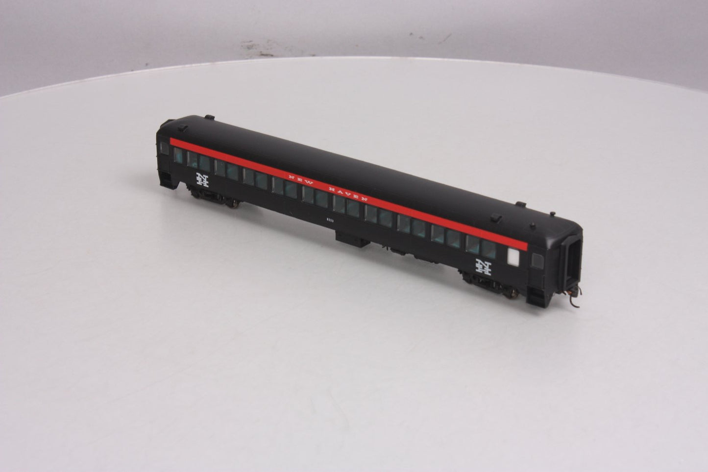 Rapido Trains 109038 HO New Haven PS Osgood-Bradley 10-Window Coach #8253