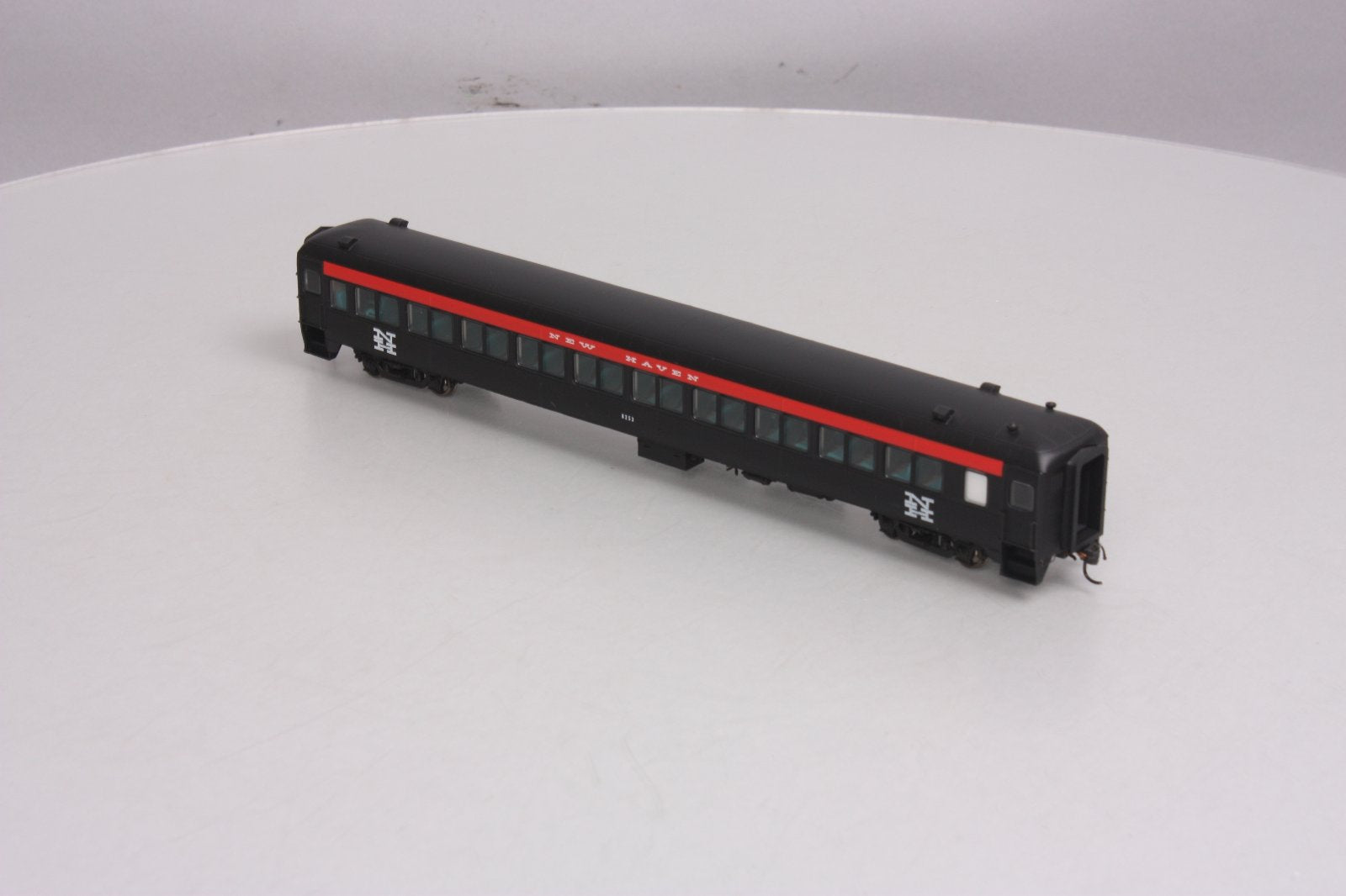Rapido Trains 109038 HO New Haven PS Osgood-Bradley 10-Window Coach #8253