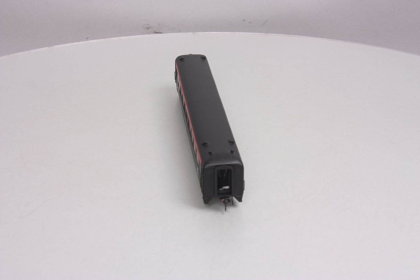 Rapido Trains 109038 HO New Haven PS Osgood-Bradley 10-Window Coach #8253