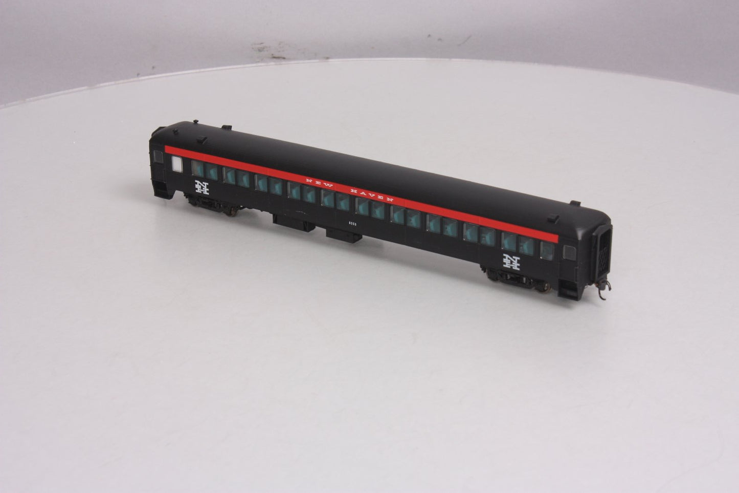 Rapido Trains 109038 HO New Haven PS Osgood-Bradley 10-Window Coach #8253
