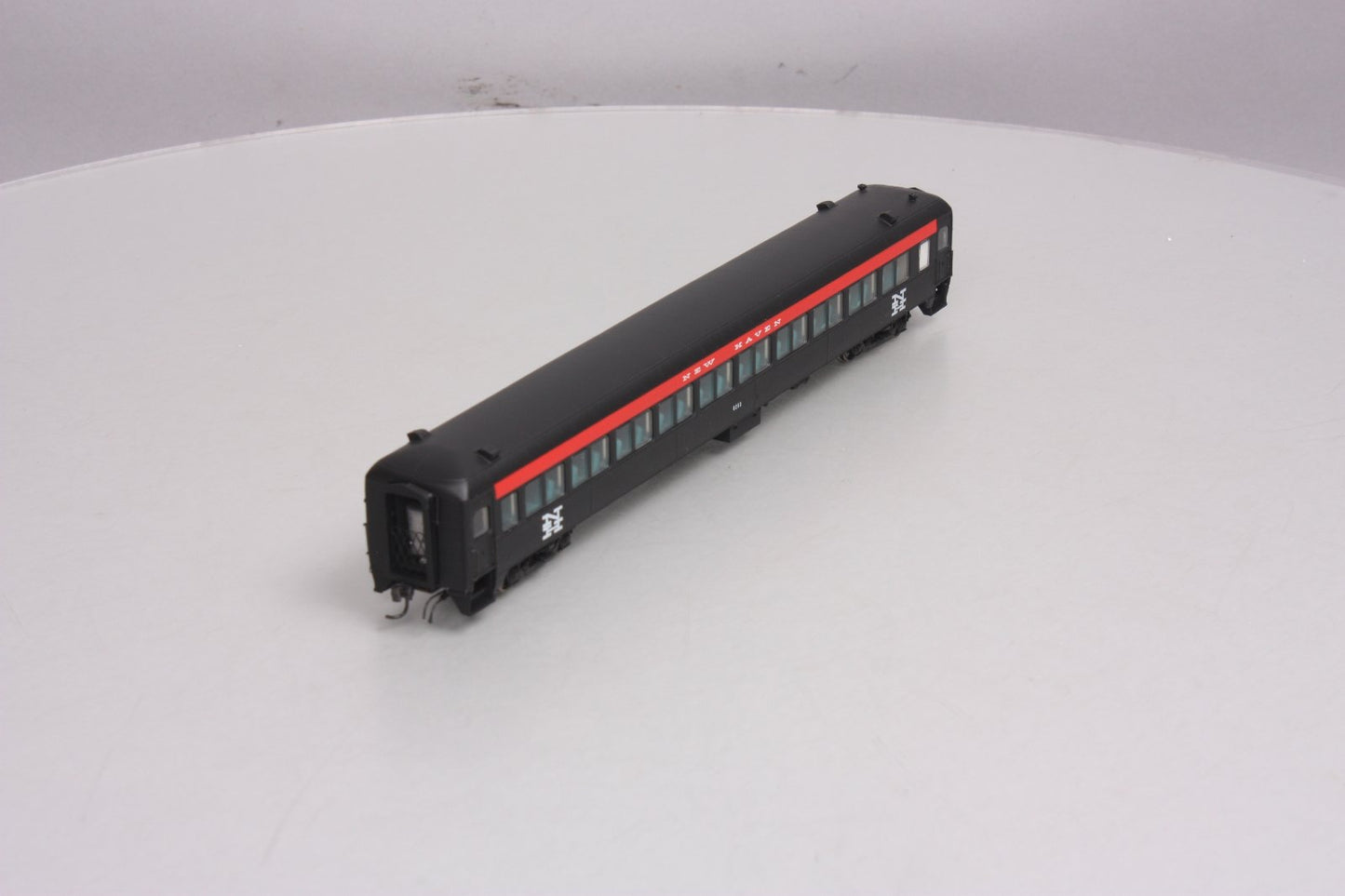 Rapido Trains 109038 HO New Haven PS Osgood-Bradley 10-Window Coach #8253