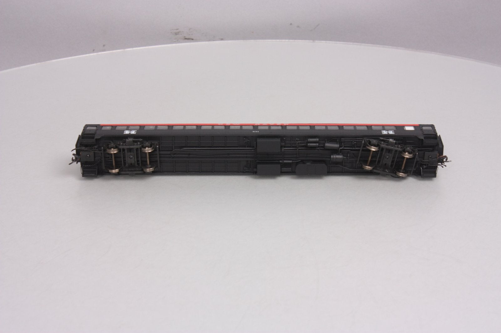 Rapido Trains 109038 HO New Haven PS Osgood-Bradley 10-Window Coach #8253