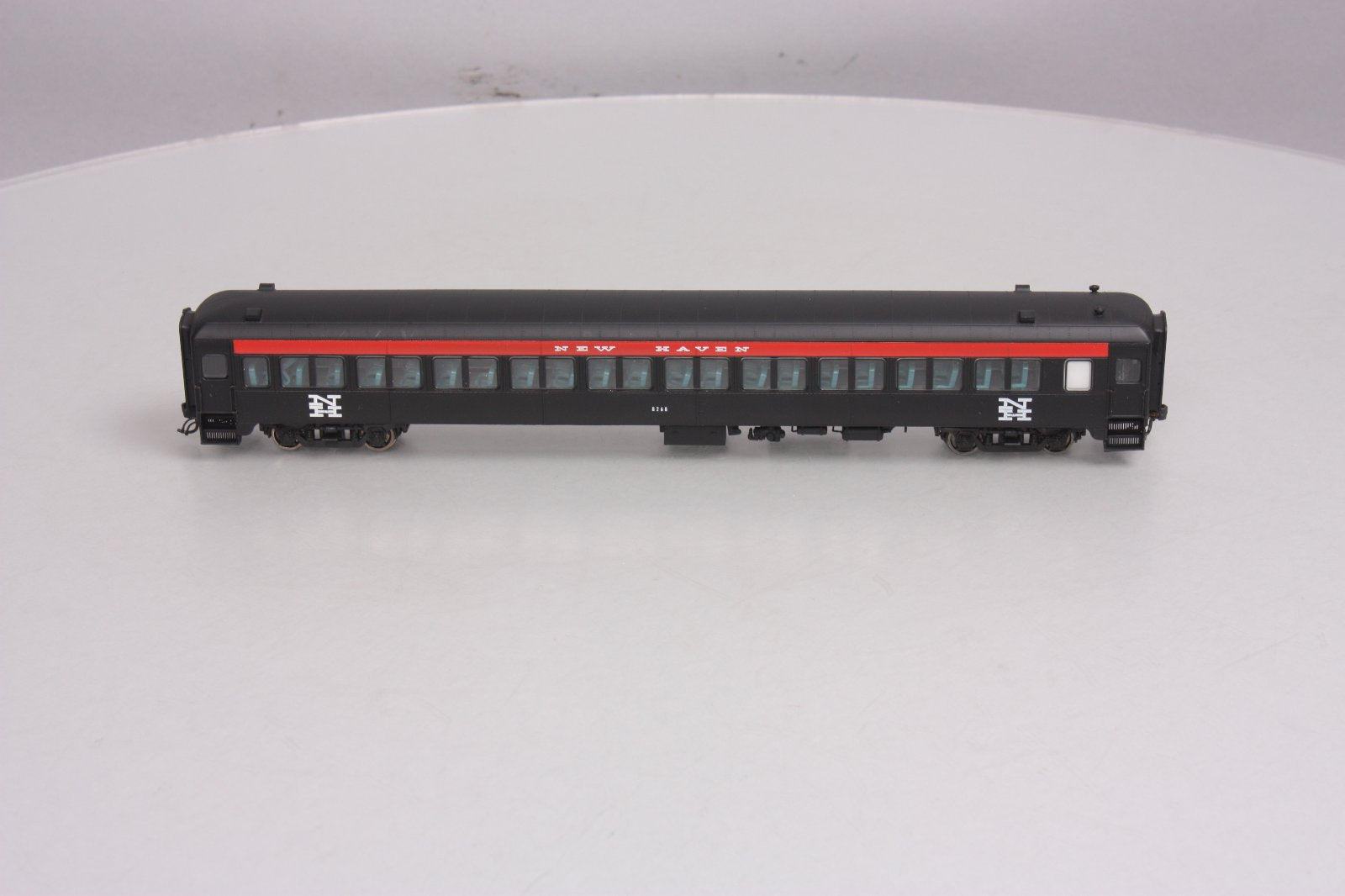 Rapido Trains 109040 HO New Haven PS Osgood-Bradley 10-Window Coach #8268