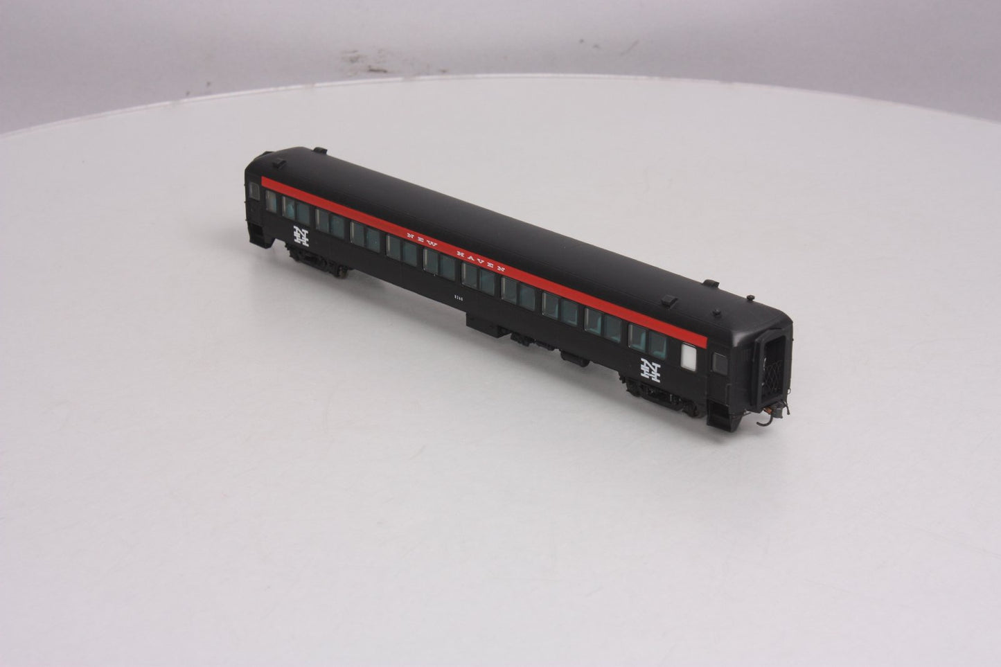 Rapido Trains 109040 HO New Haven PS Osgood-Bradley 10-Window Coach #8268