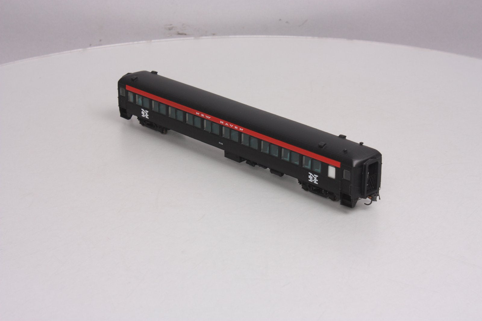 Rapido Trains 109040 HO New Haven PS Osgood-Bradley 10-Window Coach #8268