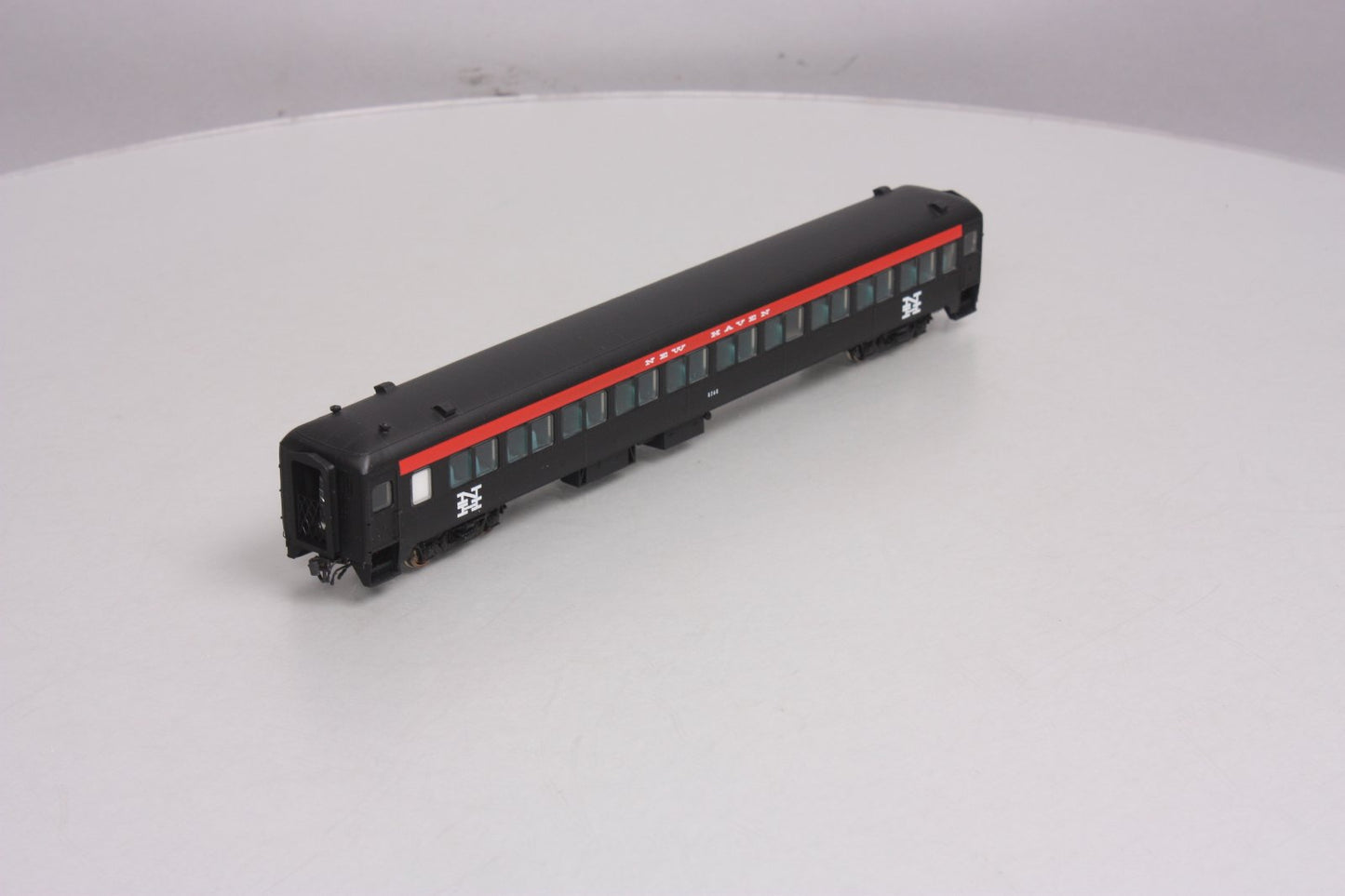 Rapido Trains 109040 HO New Haven PS Osgood-Bradley 10-Window Coach #8268