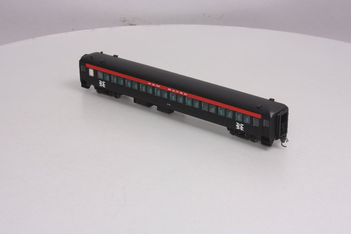 Rapido Trains 109040 HO New Haven PS Osgood-Bradley 10-Window Coach #8268