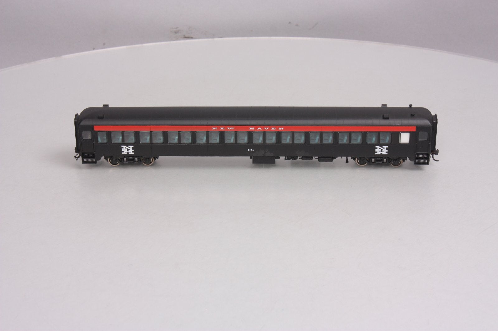 Rapido Trains 109037 HO New Haven PS Osgood-Bradley 10-Window Coach #8251