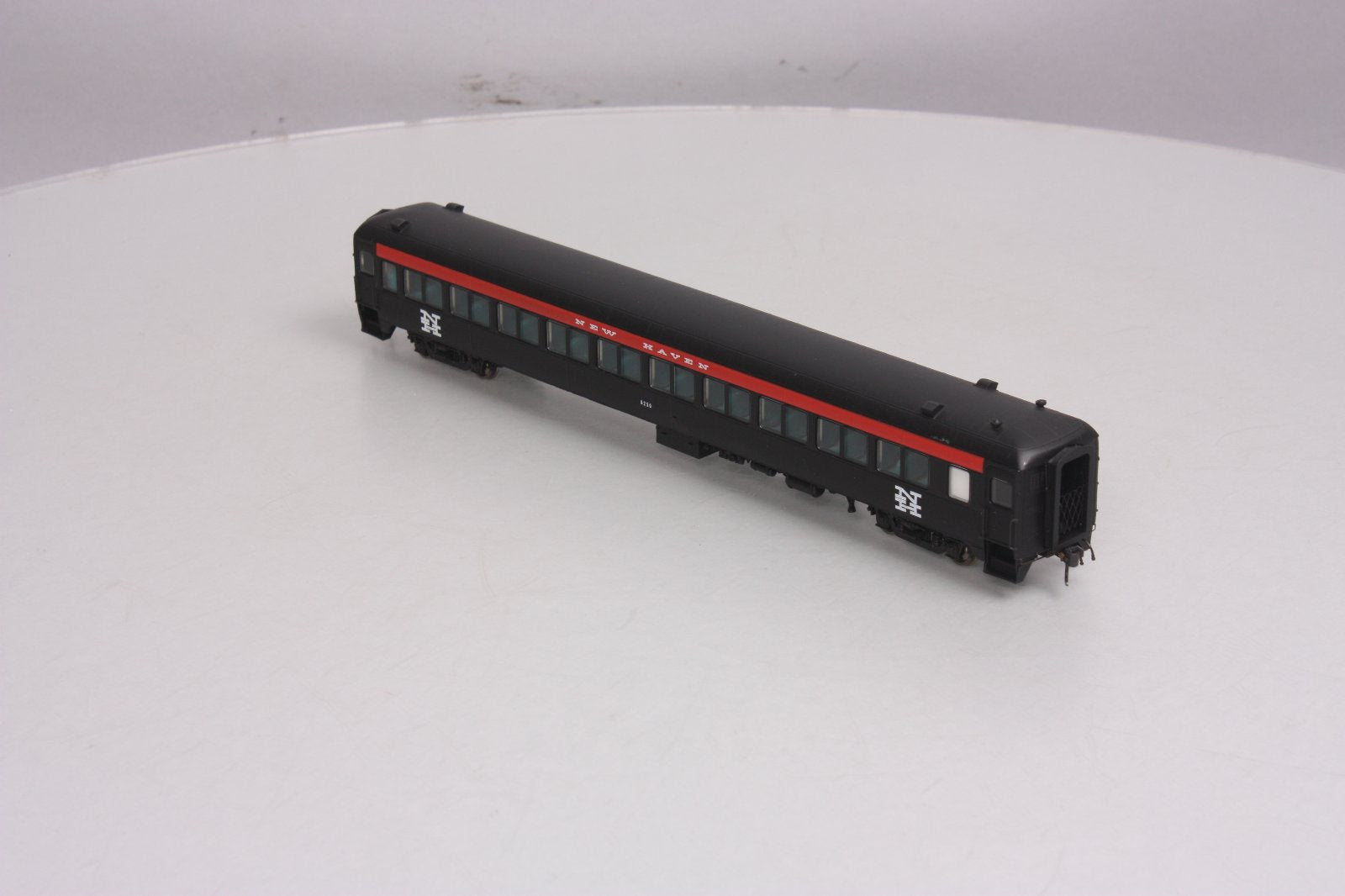 Rapido Trains 109037 HO New Haven PS Osgood-Bradley 10-Window Coach #8251