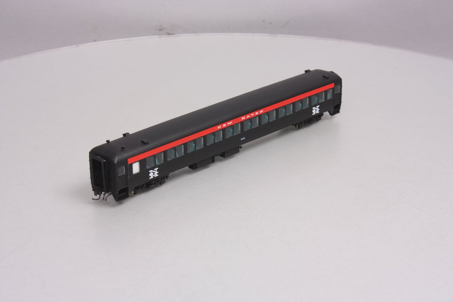 Rapido Trains 109037 HO New Haven PS Osgood-Bradley 10-Window Coach #8251