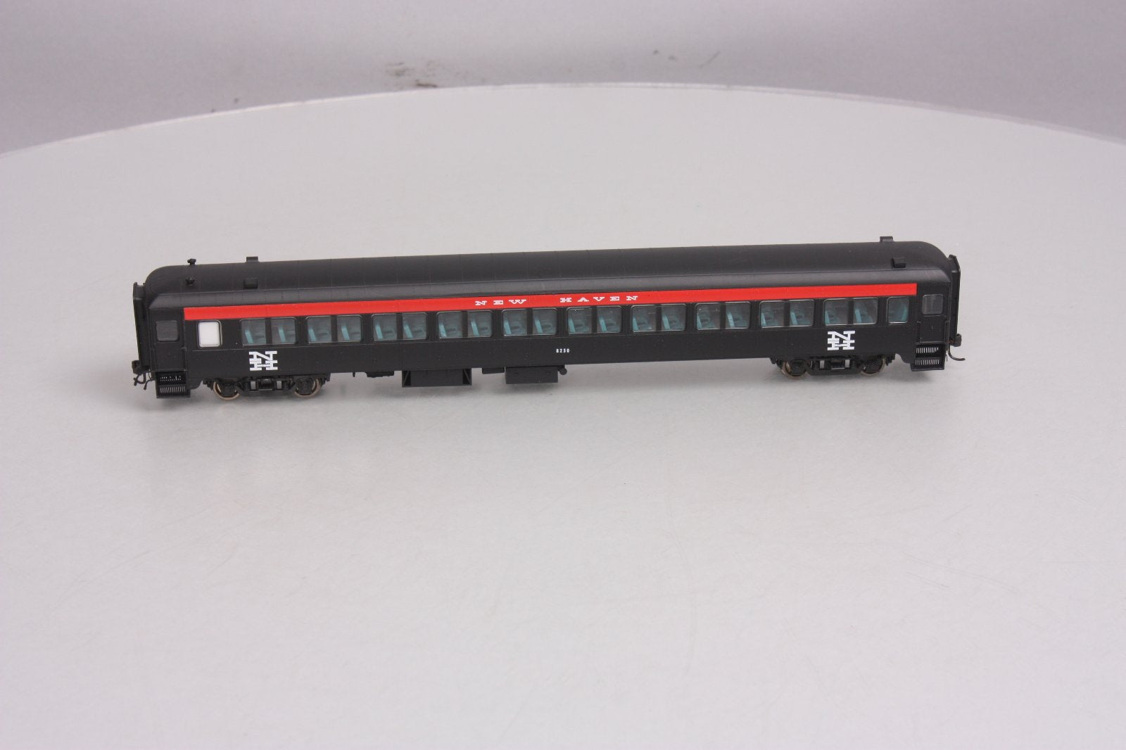 Rapido Trains 109037 HO New Haven PS Osgood-Bradley 10-Window Coach #8251