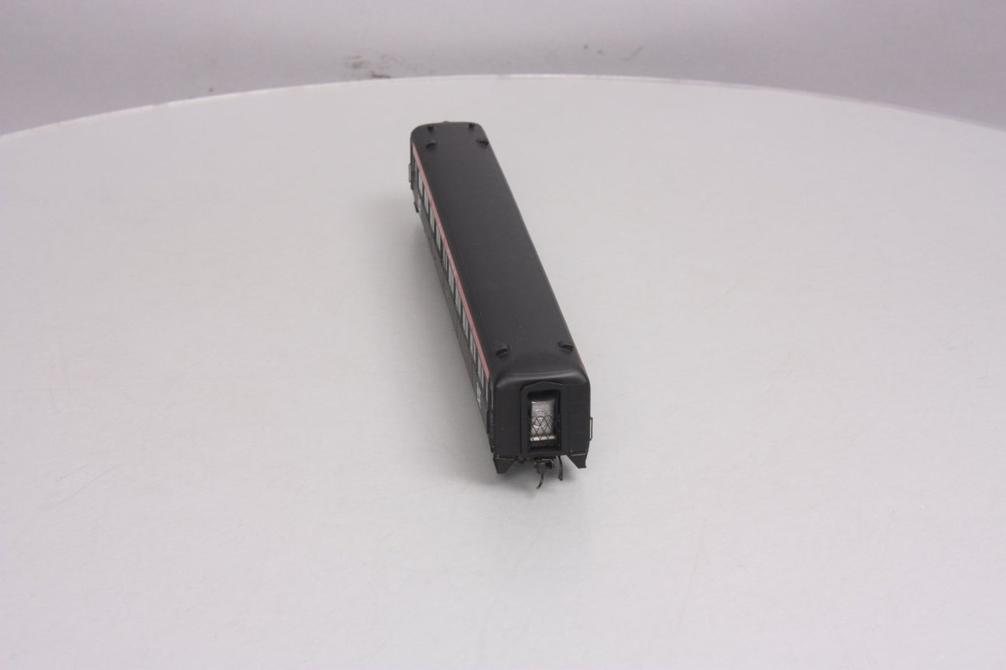 Rapido Trains 109037 HO New Haven PS Osgood-Bradley 10-Window Coach #8251