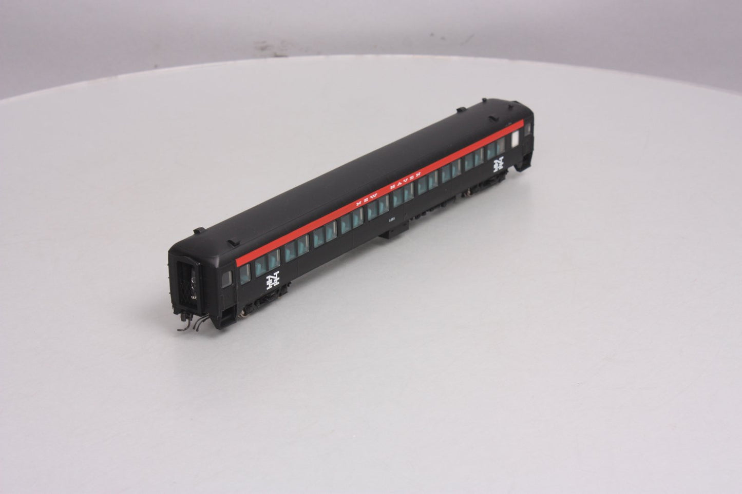 Rapido Trains 109037 HO New Haven PS Osgood-Bradley 10-Window Coach #8251