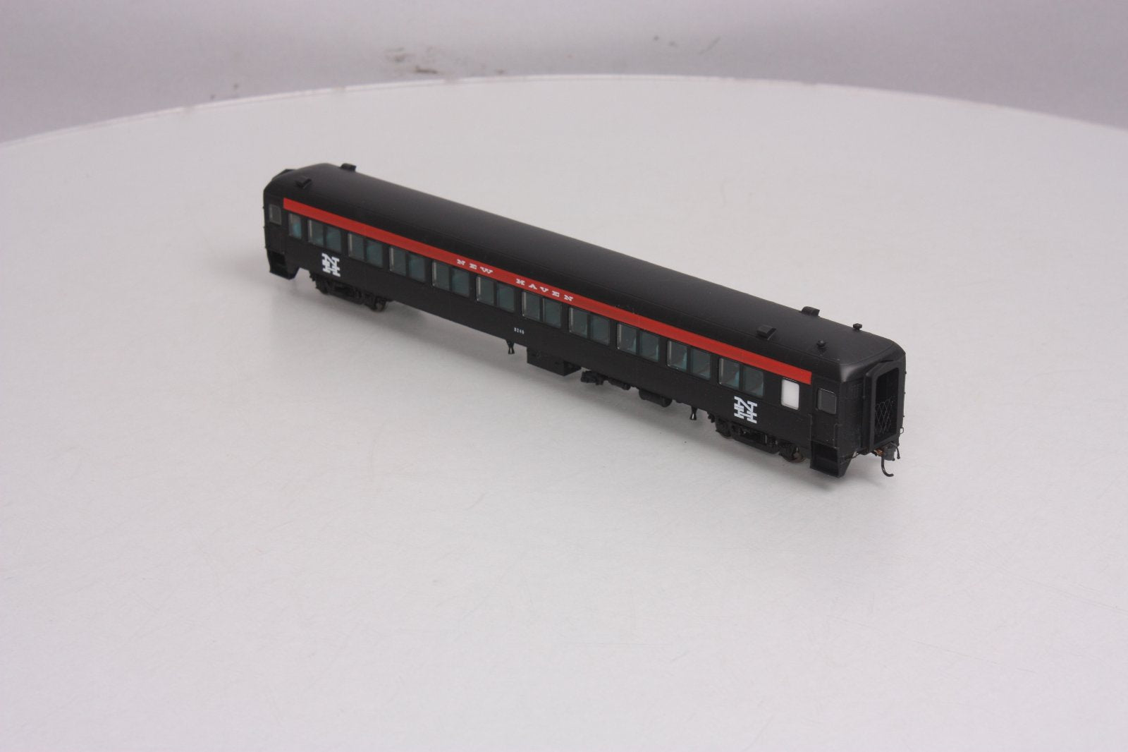 Rapido Trains 109035 HO New Haven PS Osgood-Bradley 10-Window Coach #8240