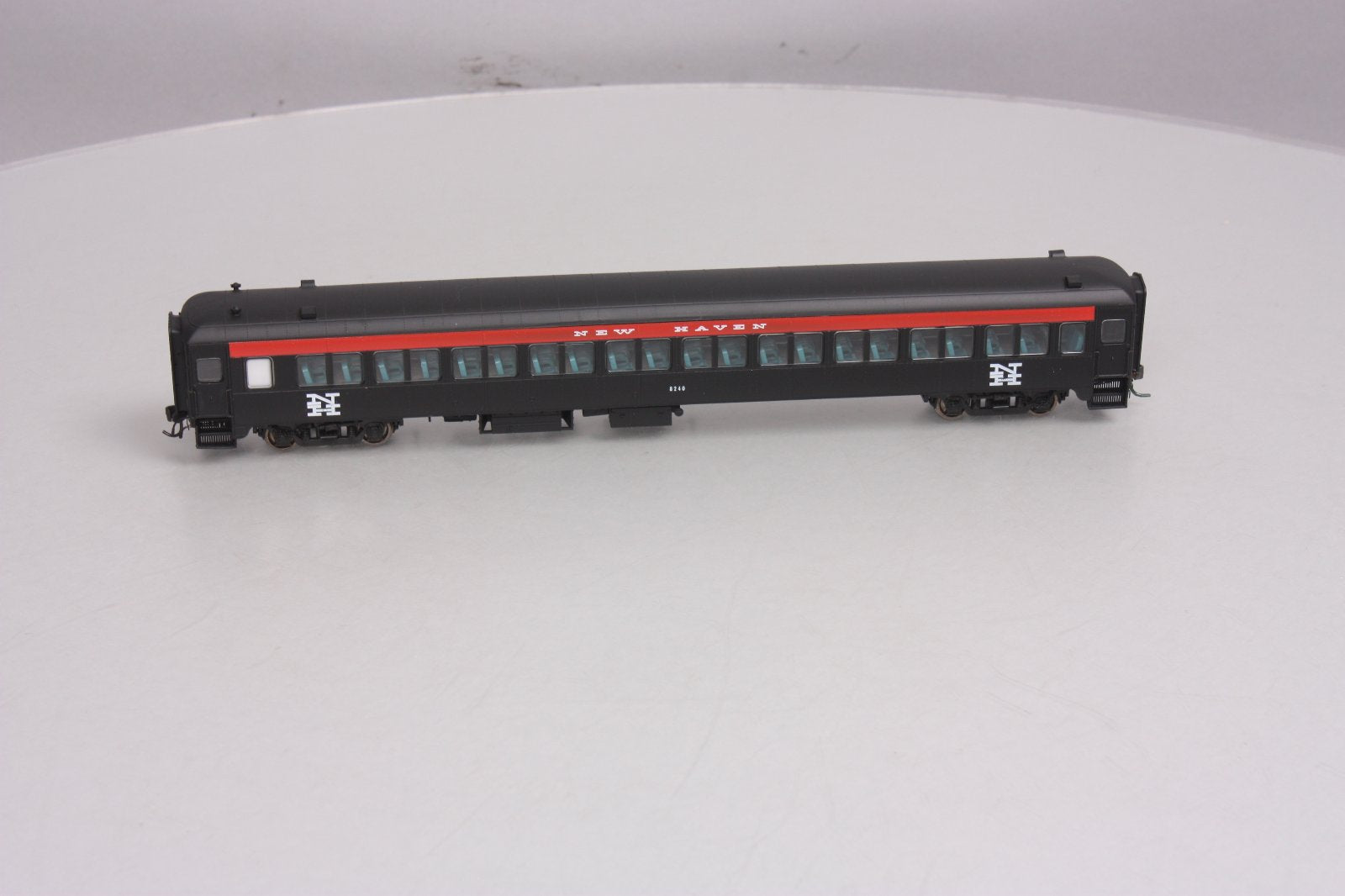 Rapido Trains 109035 HO New Haven PS Osgood-Bradley 10-Window Coach #8240