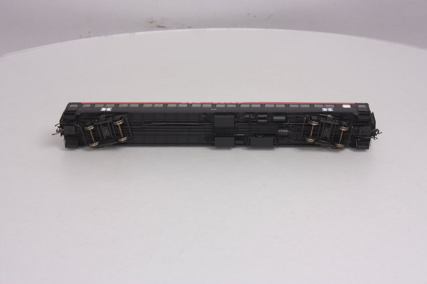 Rapido Trains 109035 HO New Haven PS Osgood-Bradley 10-Window Coach #8240