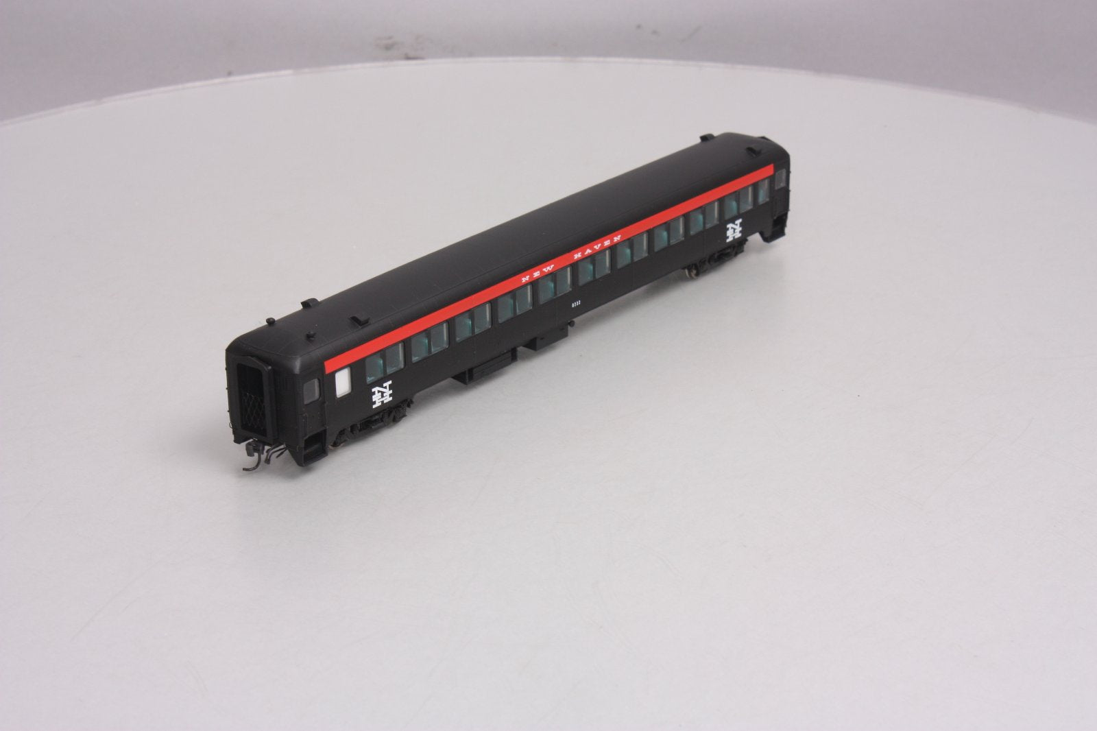 Rapido Trains 109034 HO New Haven PS Osgood-Bradley 10-Window Coach #8232