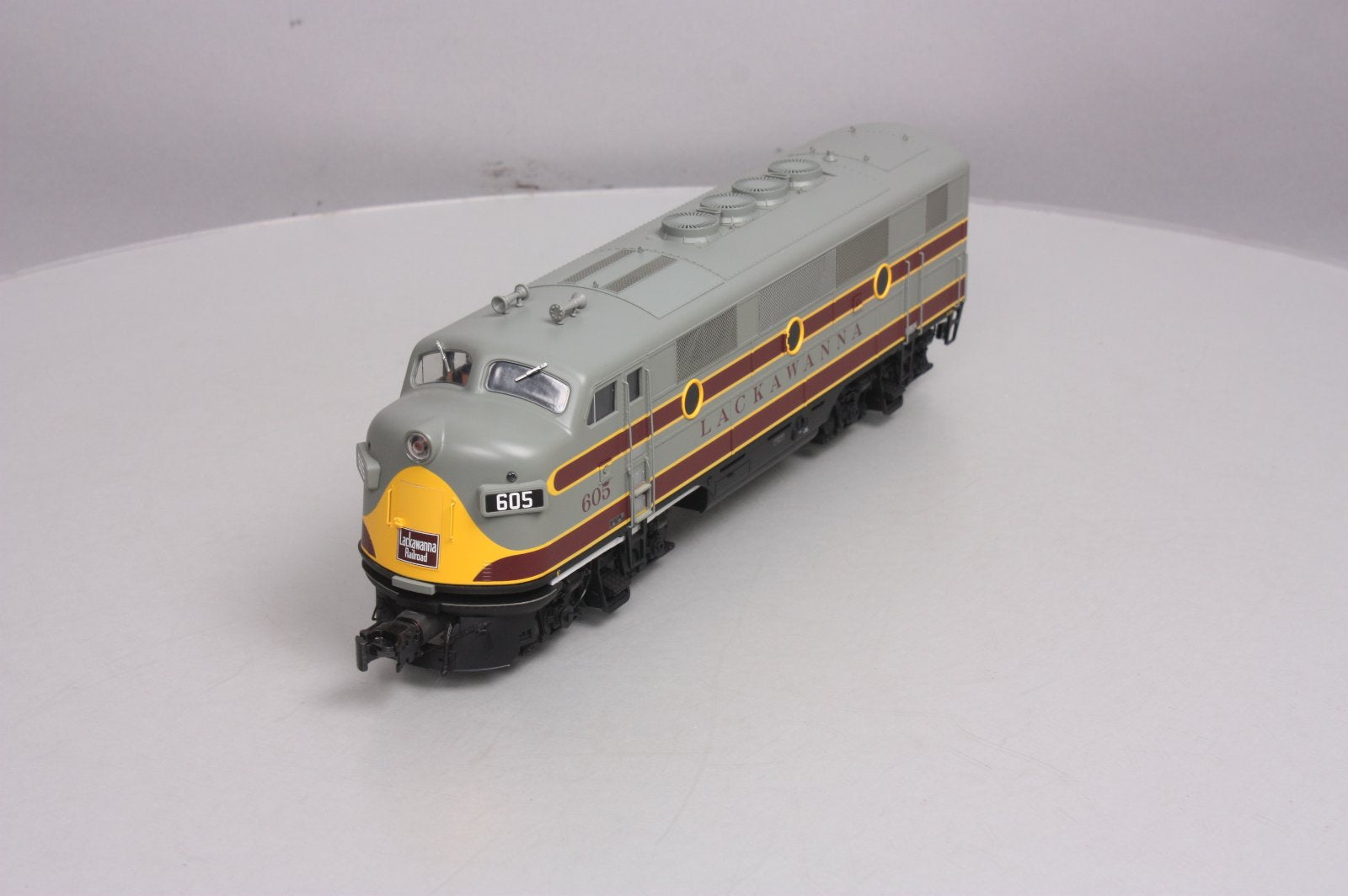 Atlas 1608-1 O Erie Lackawanna F2/F3 Diesel Locomotive w/ TMCC #605 - 3-Rail