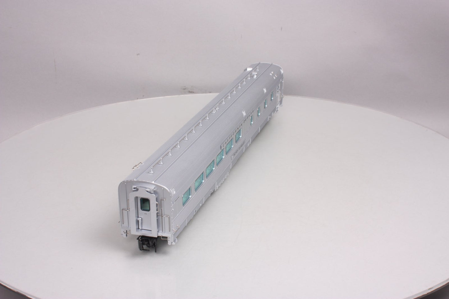 Atlas 3001192-1 D&RGW "Silver Banquet" Dining Car #1115 (3Rail)