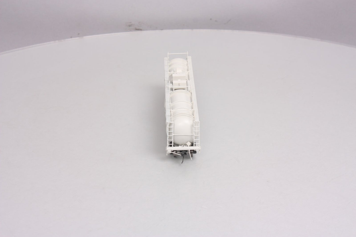 Broadway Limited 6114 HO Painted Unlettered High-Capacity Cryogenic Tank Car