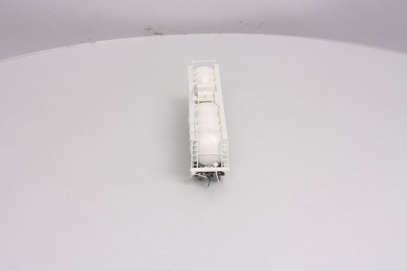 Broadway Limited 6114 HO Painted Unlettered High-Capacity Cryogenic Tank Car
