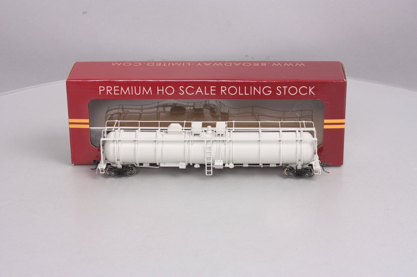 Broadway Limited 6114 HO Painted Unlettered High-Capacity Cryogenic Tank Car