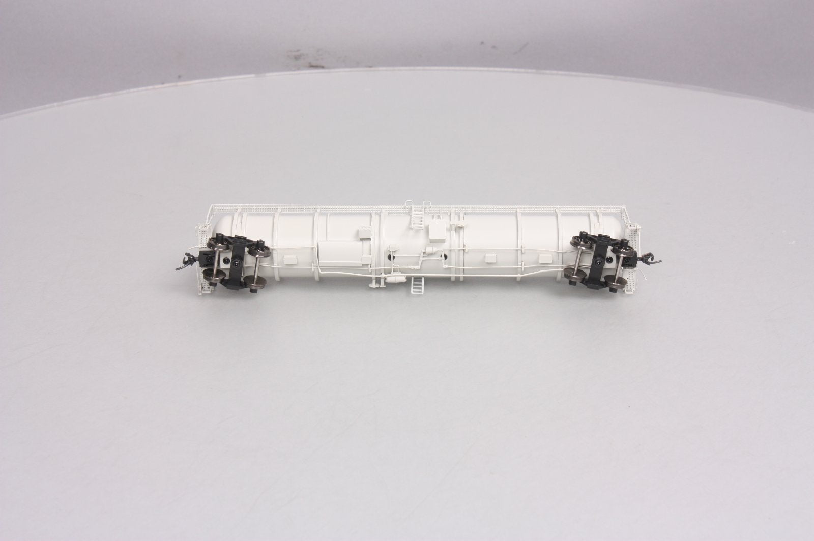 Broadway Limited 6114 HO Painted Unlettered High-Capacity Cryogenic Tank Car
